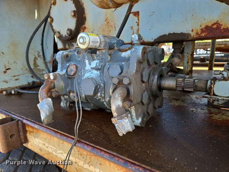 image for item EN8296 1990 International 4900 drilling rig truck