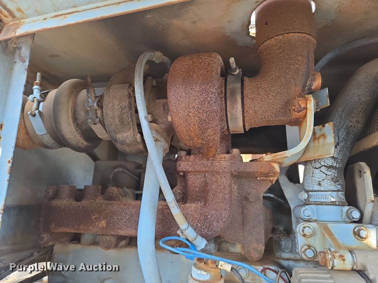 image for item EN8296 1990 International 4900 drilling rig truck