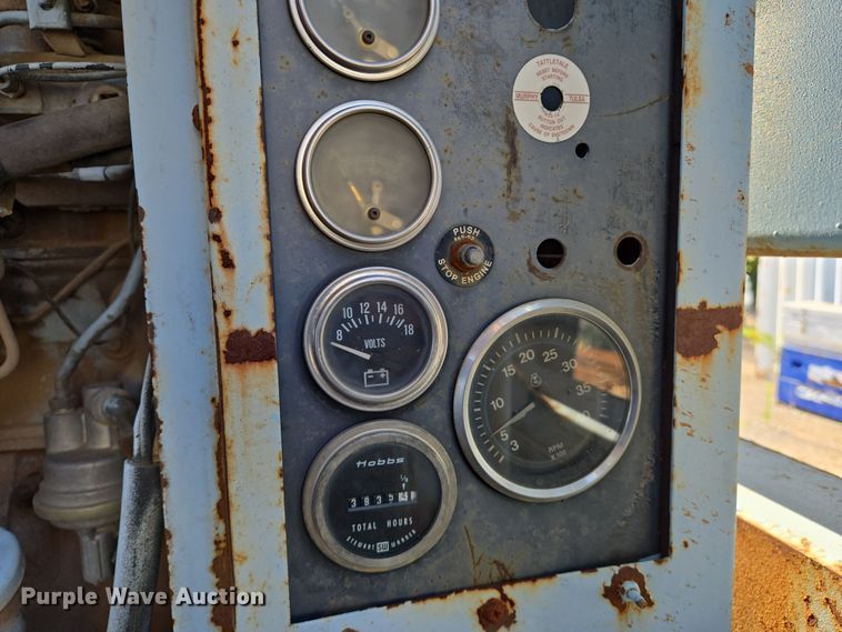 image for item EN8296 1990 International 4900 drilling rig truck