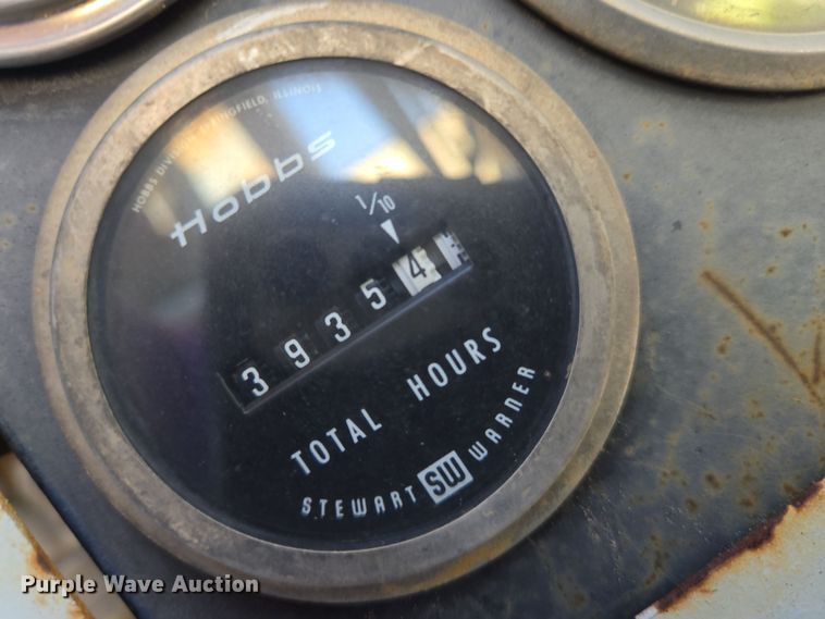 image for item EN8296 1990 International 4900 drilling rig truck