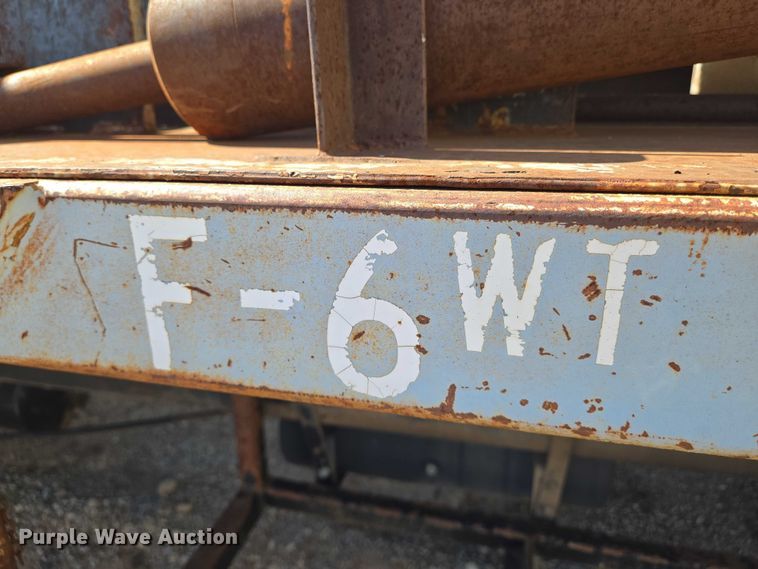 image for item EN8296 1990 International 4900 drilling rig truck