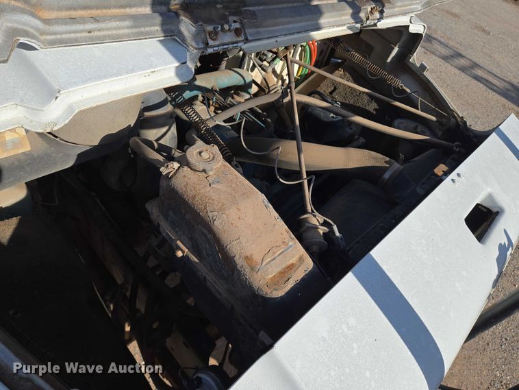 image for item EN8296 1990 International 4900 drilling rig truck