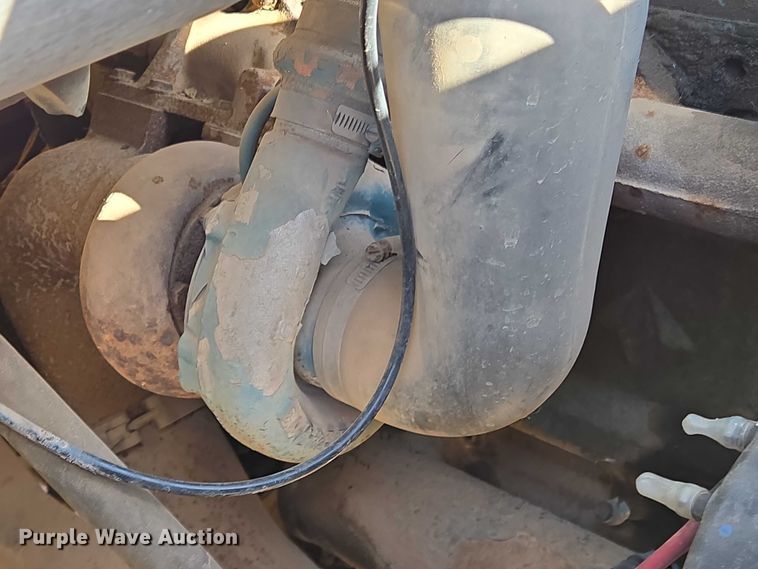 image for item EN8296 1990 International 4900 drilling rig truck