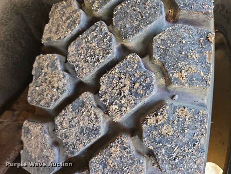 image for item EN8296 1990 International 4900 drilling rig truck