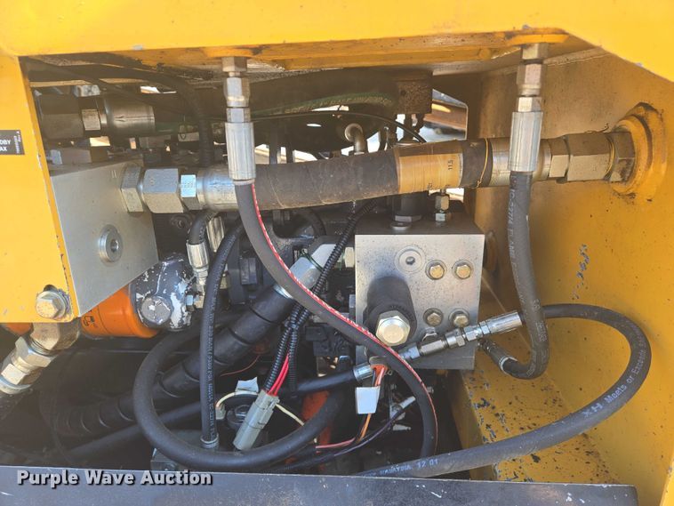 image for item EN8346 2013 Vermeer D24X40 Navigator Series II directional boring unit