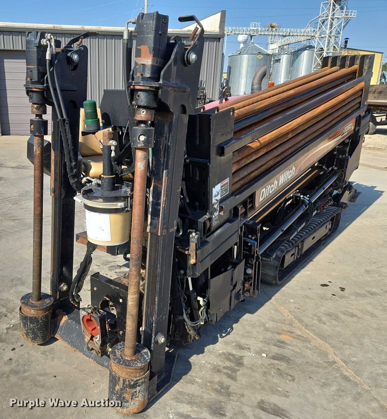 image for item EN8348 2011 Ditch Witch JT2020 Mach I directional boring unit