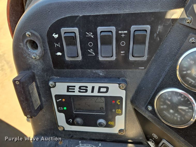 image for item EN8348 2011 Ditch Witch JT2020 Mach I directional boring unit