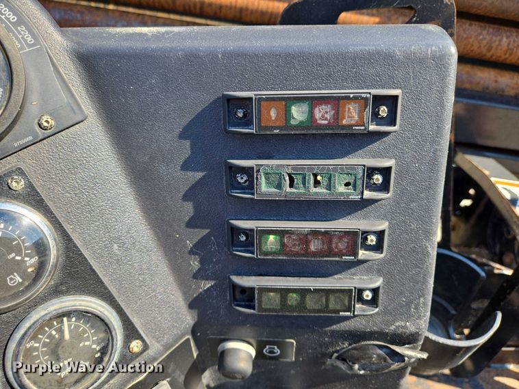 image for item EN8348 2011 Ditch Witch JT2020 Mach I directional boring unit