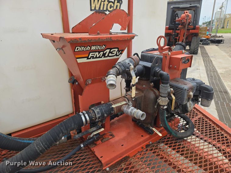 image for item EN8348 2011 Ditch Witch JT2020 Mach I directional boring unit