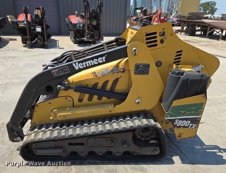 image for item EN8351 2011 Vermeer S800TX compact utility loader