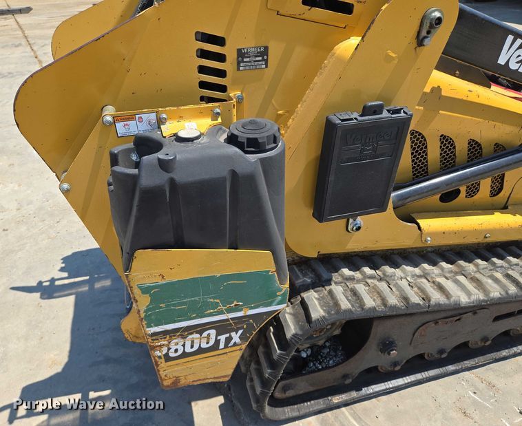 image for item EN8351 2011 Vermeer S800TX compact utility loader