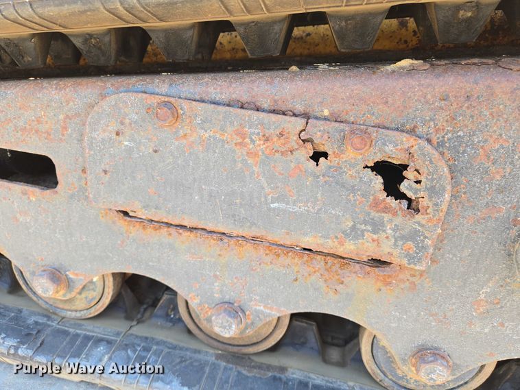 image for item EN8351 2011 Vermeer S800TX compact utility loader