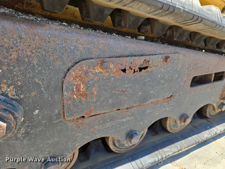 image for item EN8351 2011 Vermeer S800TX compact utility loader