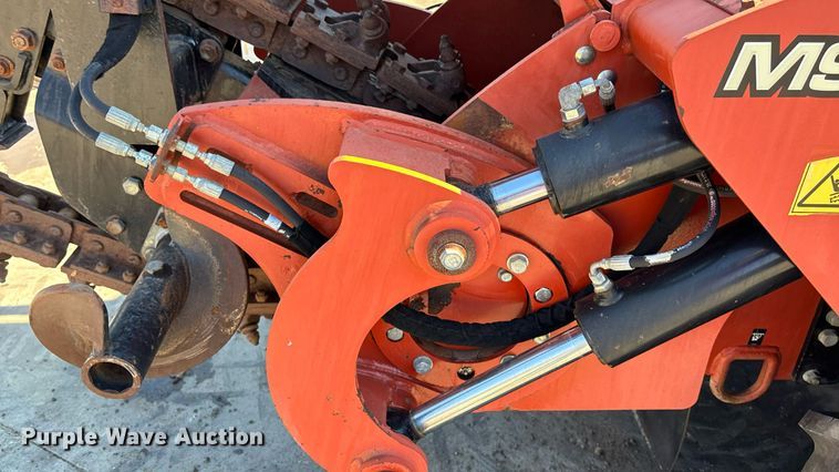 image for item EN8353 2015 Ditch Witch RT100 trencher