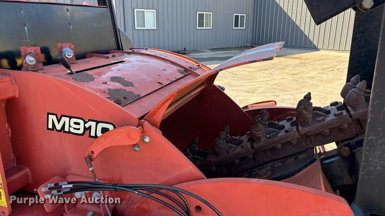 image for item EN8353 2015 Ditch Witch RT100 trencher