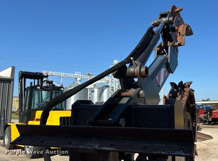 image for item EN8353 2015 Ditch Witch RT100 trencher