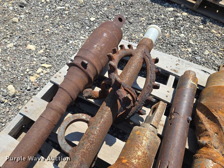 image for item EN8361 Drill attachments 