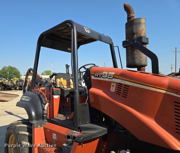 image for item EN8369 2004 Ditch Witch RT95 trencher