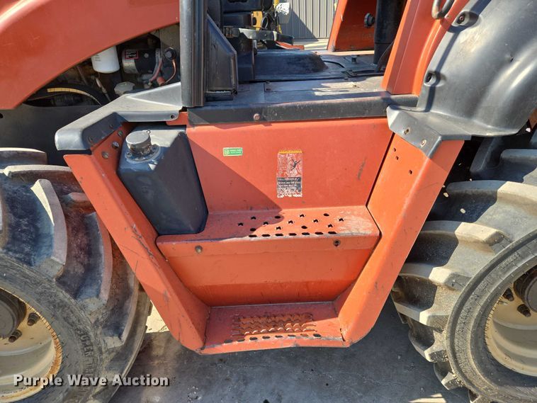 image for item EN8369 2004 Ditch Witch RT95 trencher