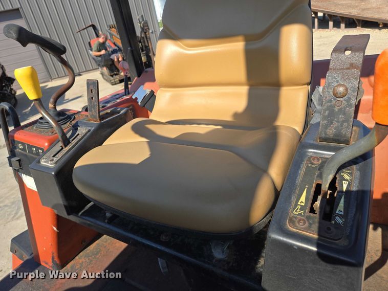 image for item EN8369 2004 Ditch Witch RT95 trencher