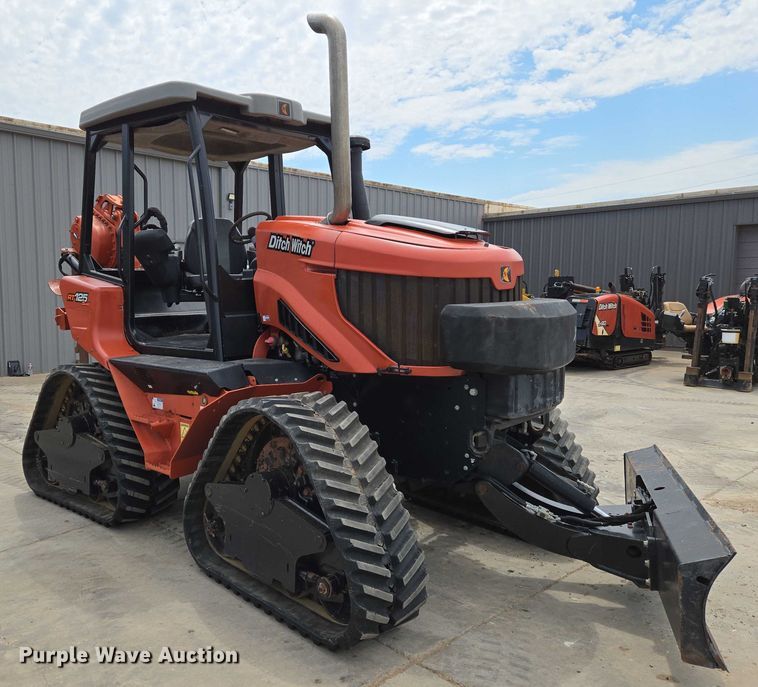 image for item EN8371 2017 Ditch Witch RT125 Quad vibratory cable plow