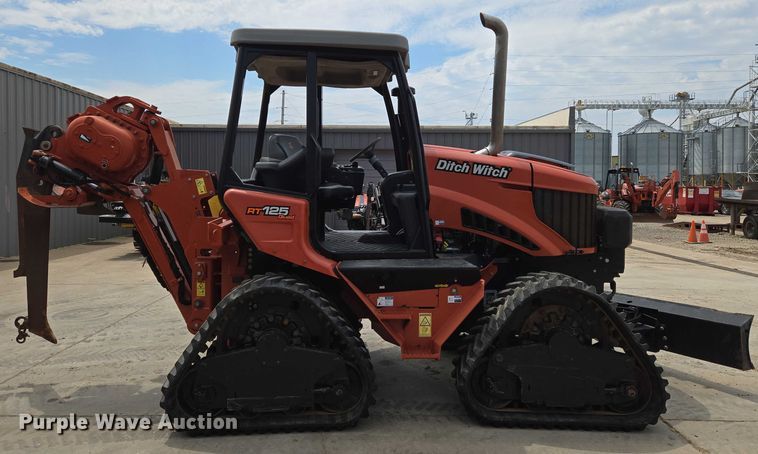 image for item EN8371 2017 Ditch Witch RT125 Quad vibratory cable plow