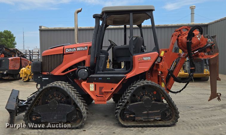 image for item EN8371 2017 Ditch Witch RT125 Quad vibratory cable plow