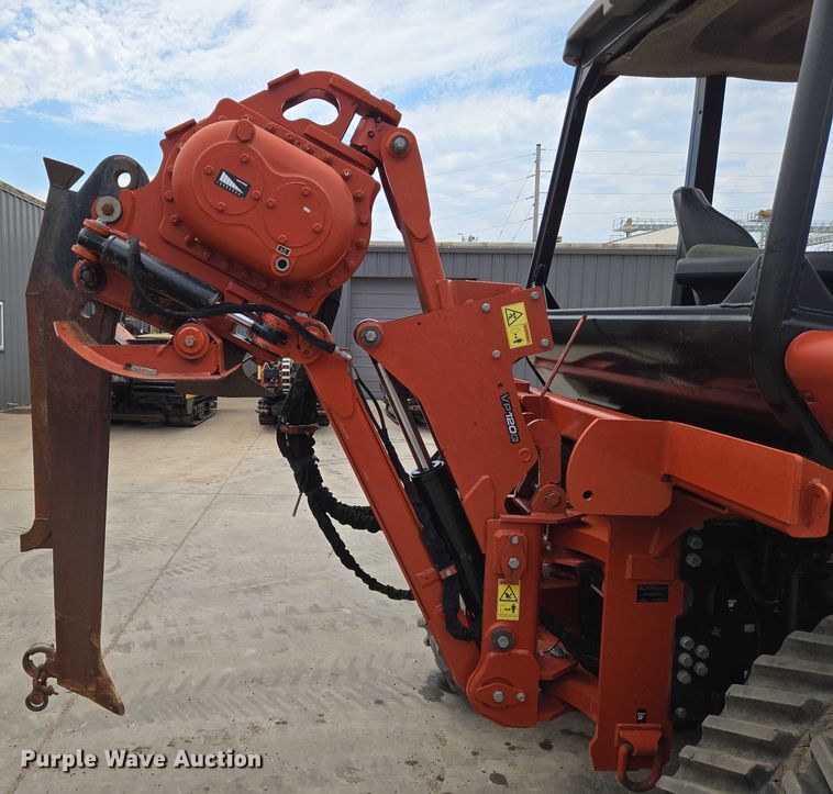 image for item EN8371 2017 Ditch Witch RT125 Quad vibratory cable plow