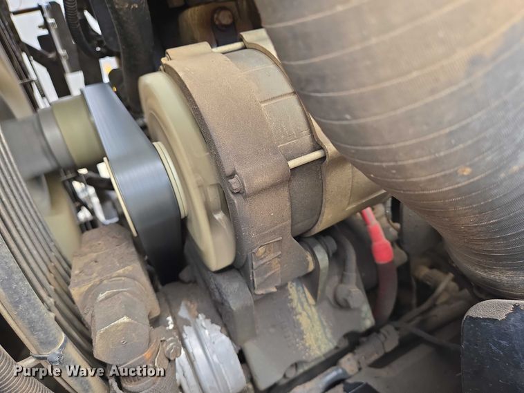 image for item EN8371 2017 Ditch Witch RT125 Quad vibratory cable plow