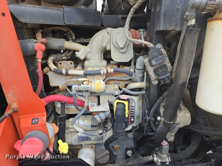 image for item EN8371 2017 Ditch Witch RT125 Quad vibratory cable plow