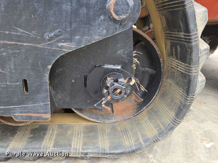 image for item EN8371 2017 Ditch Witch RT125 Quad vibratory cable plow