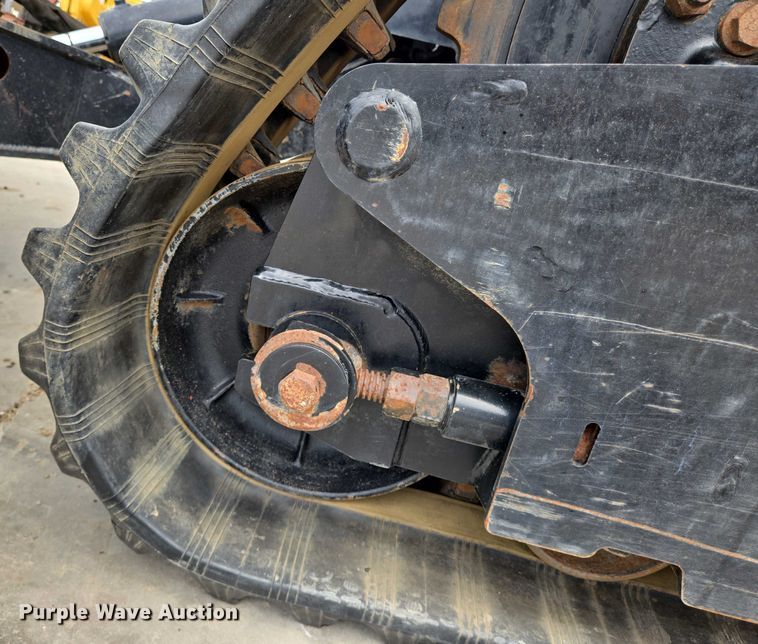 image for item EN8371 2017 Ditch Witch RT125 Quad vibratory cable plow