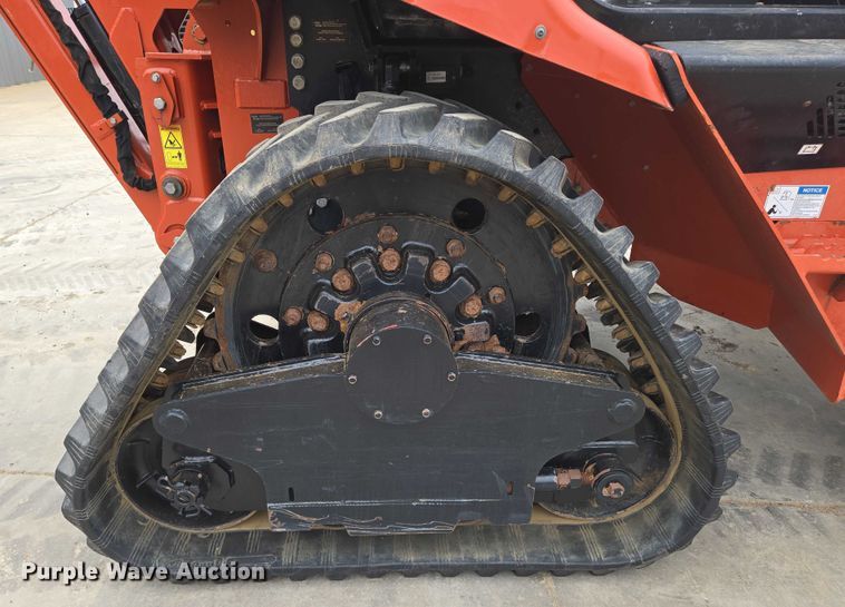 image for item EN8371 2017 Ditch Witch RT125 Quad vibratory cable plow