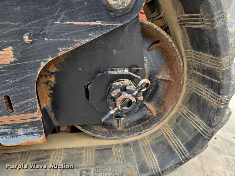 image for item EN8371 2017 Ditch Witch RT125 Quad vibratory cable plow