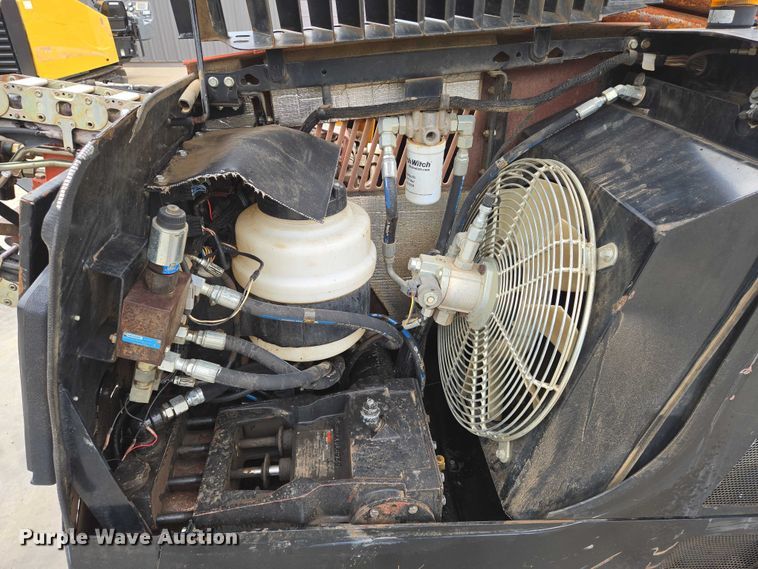 image for item EN8372 2015 Ditch Witch JT20 directional boring unit