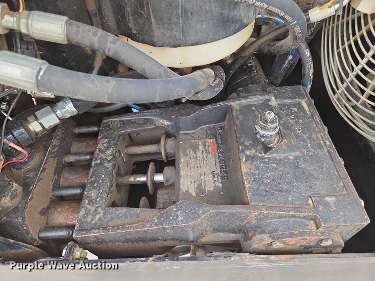 image for item EN8372 2015 Ditch Witch JT20 directional boring unit