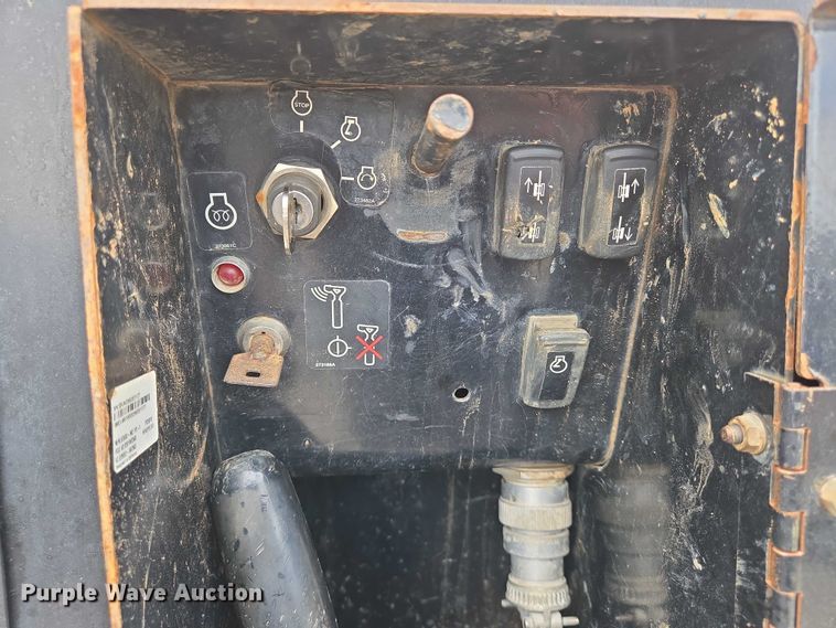 image for item EN8372 2015 Ditch Witch JT20 directional boring unit