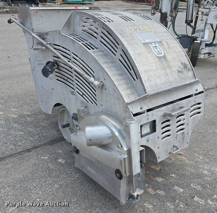 image for item EO1600 2020 Husqvarna Soff Cut 4200  concrete saw