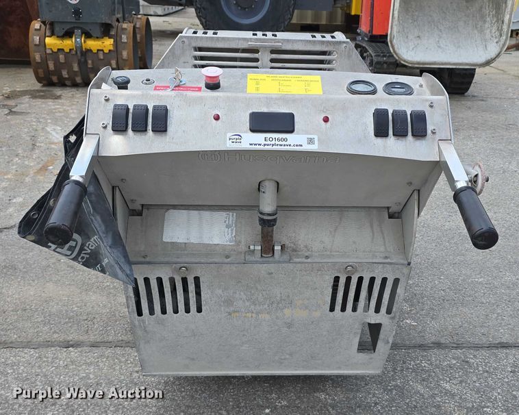 image for item EO1600 2020 Husqvarna Soff Cut 4200  concrete saw