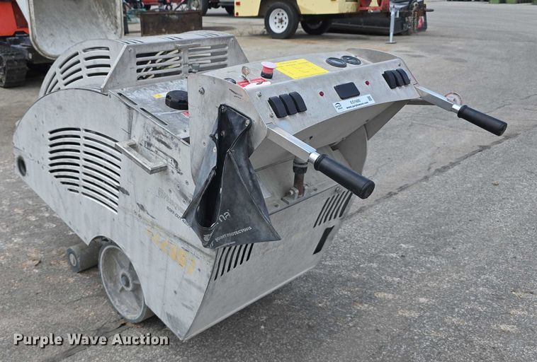 image for item EO1600 2020 Husqvarna Soff Cut 4200  concrete saw