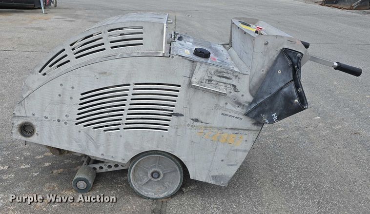 image for item EO1600 2020 Husqvarna Soff Cut 4200  concrete saw