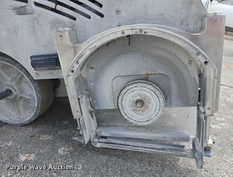 image for item EO1600 2020 Husqvarna Soff Cut 4200  concrete saw