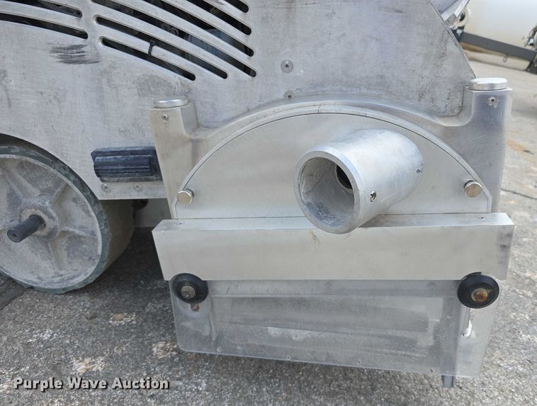 image for item EO1600 2020 Husqvarna Soff Cut 4200  concrete saw