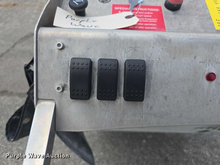 image for item EO1600 2020 Husqvarna Soff Cut 4200  concrete saw