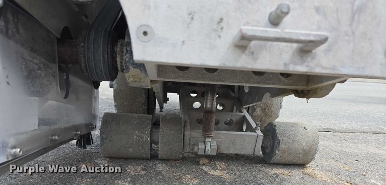 image for item EO1600 2020 Husqvarna Soff Cut 4200  concrete saw