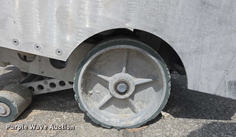 image for item EO1600 2020 Husqvarna Soff Cut 4200  concrete saw