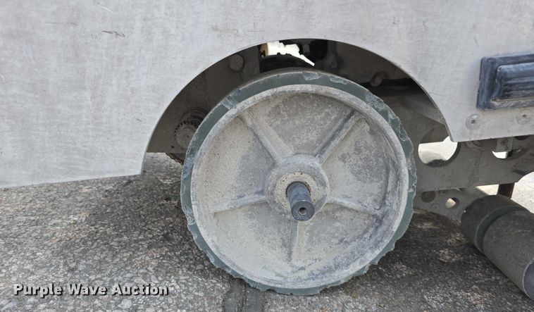 image for item EO1600 2020 Husqvarna Soff Cut 4200  concrete saw