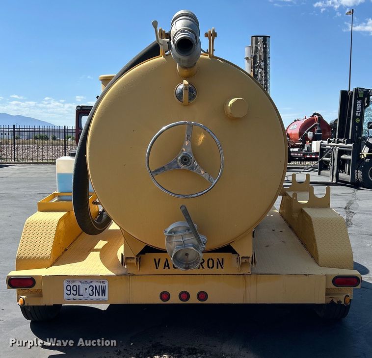 image for item EQ0510 2004 Vac-Tron PDM-500 vacuum excavator