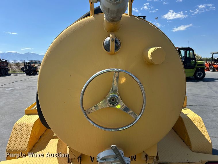 image for item EQ0510 2004 Vac-Tron PDM-500 vacuum excavator