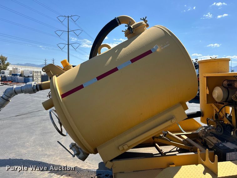 image for item EQ0510 2004 Vac-Tron PDM-500 vacuum excavator